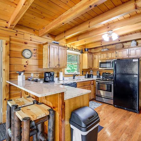 Pigeon Forge Cabin Premier Location And Hot Tub Exterior foto
