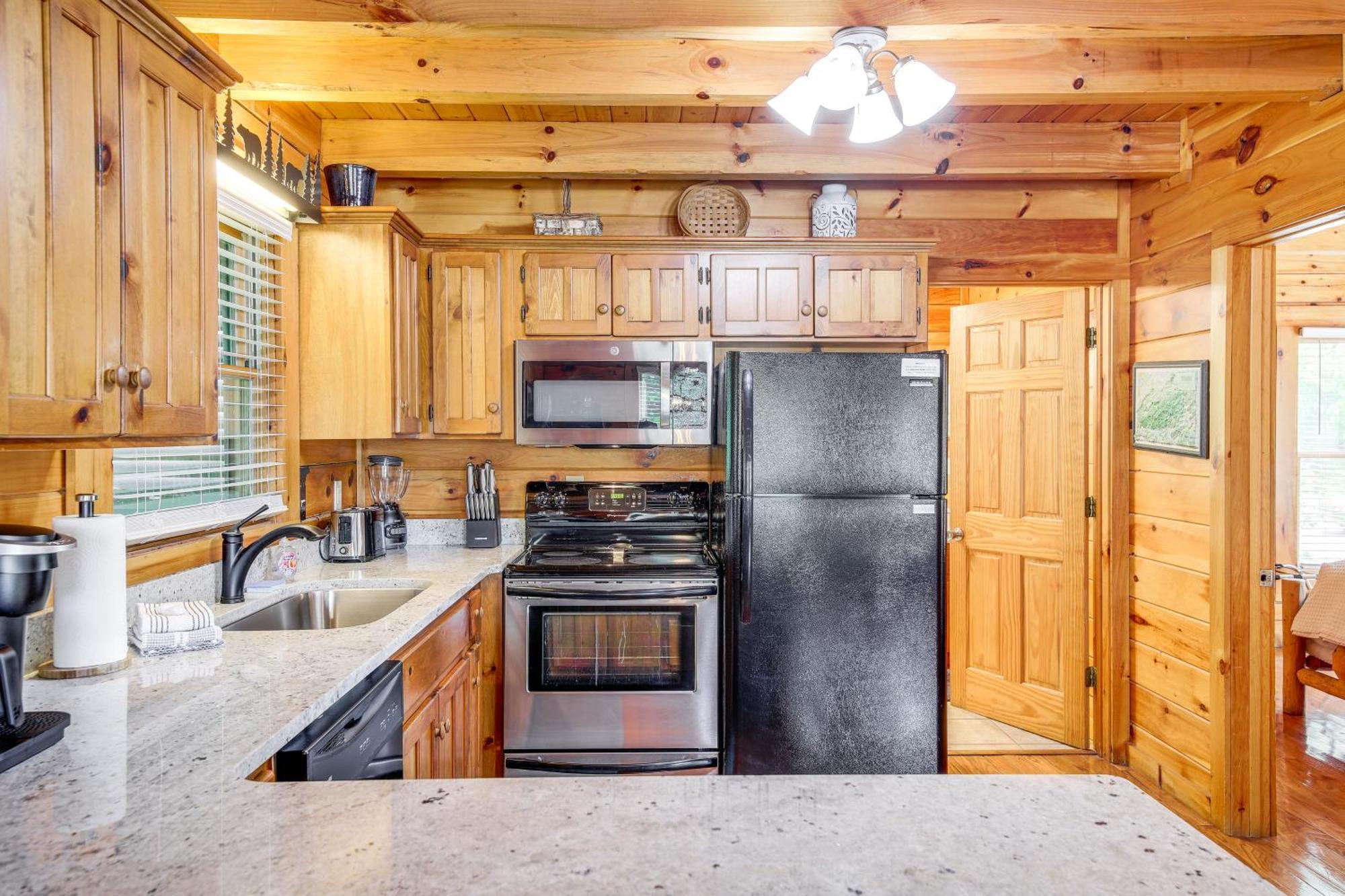 Pigeon Forge Cabin Premier Location And Hot Tub Exterior foto