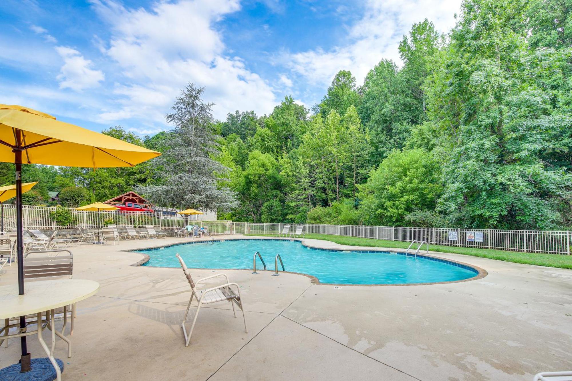 Pigeon Forge Cabin Premier Location And Hot Tub Exterior foto