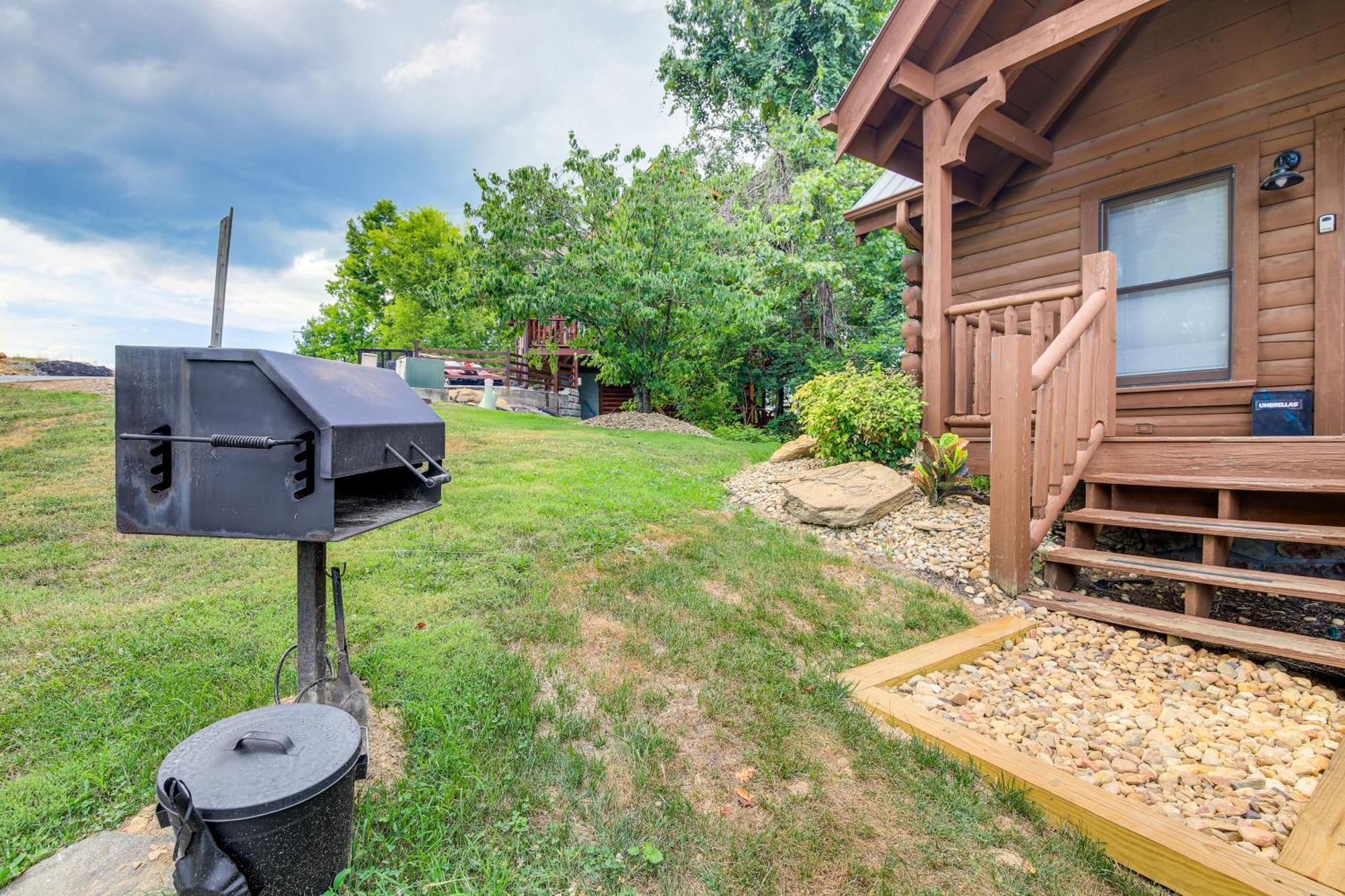 Pigeon Forge Cabin Premier Location And Hot Tub Exterior foto