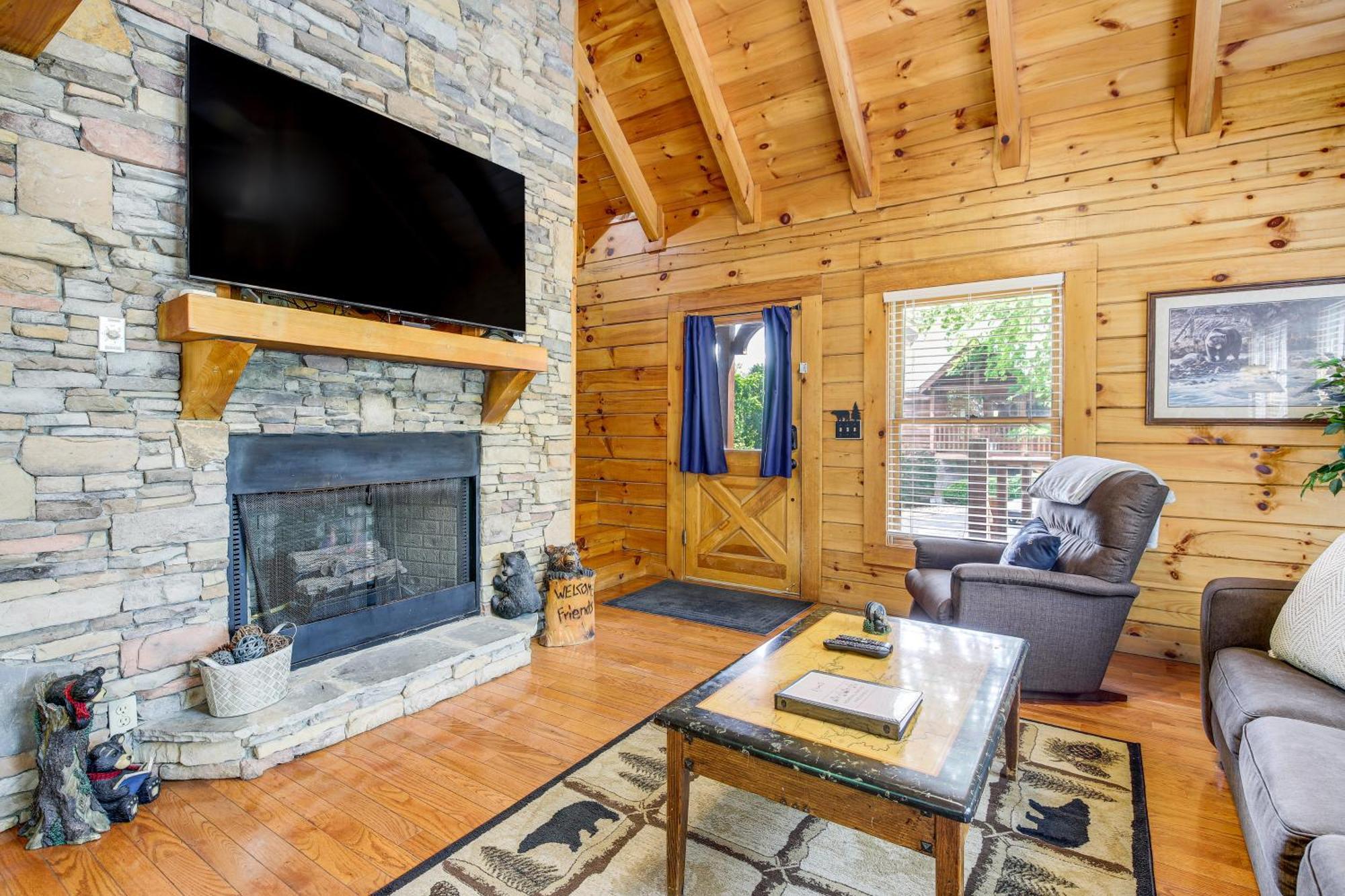 Pigeon Forge Cabin Premier Location And Hot Tub Exterior foto
